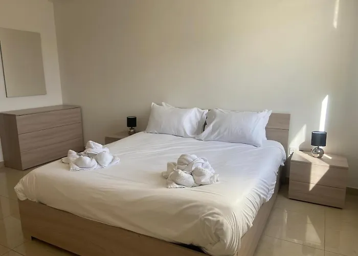 Msida 2 Bedroom Apartamento Gzira